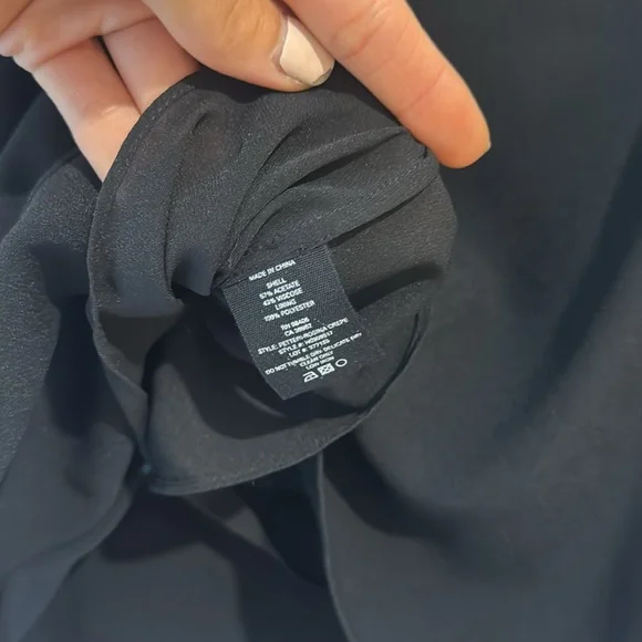 THEORY NWT Petteri Rosina Crepe Camisole Cami Tank Top Blouse S Black - Picture 10 of 10